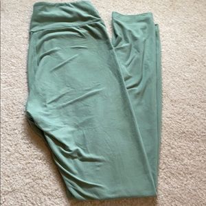 LulaRoe green leggings